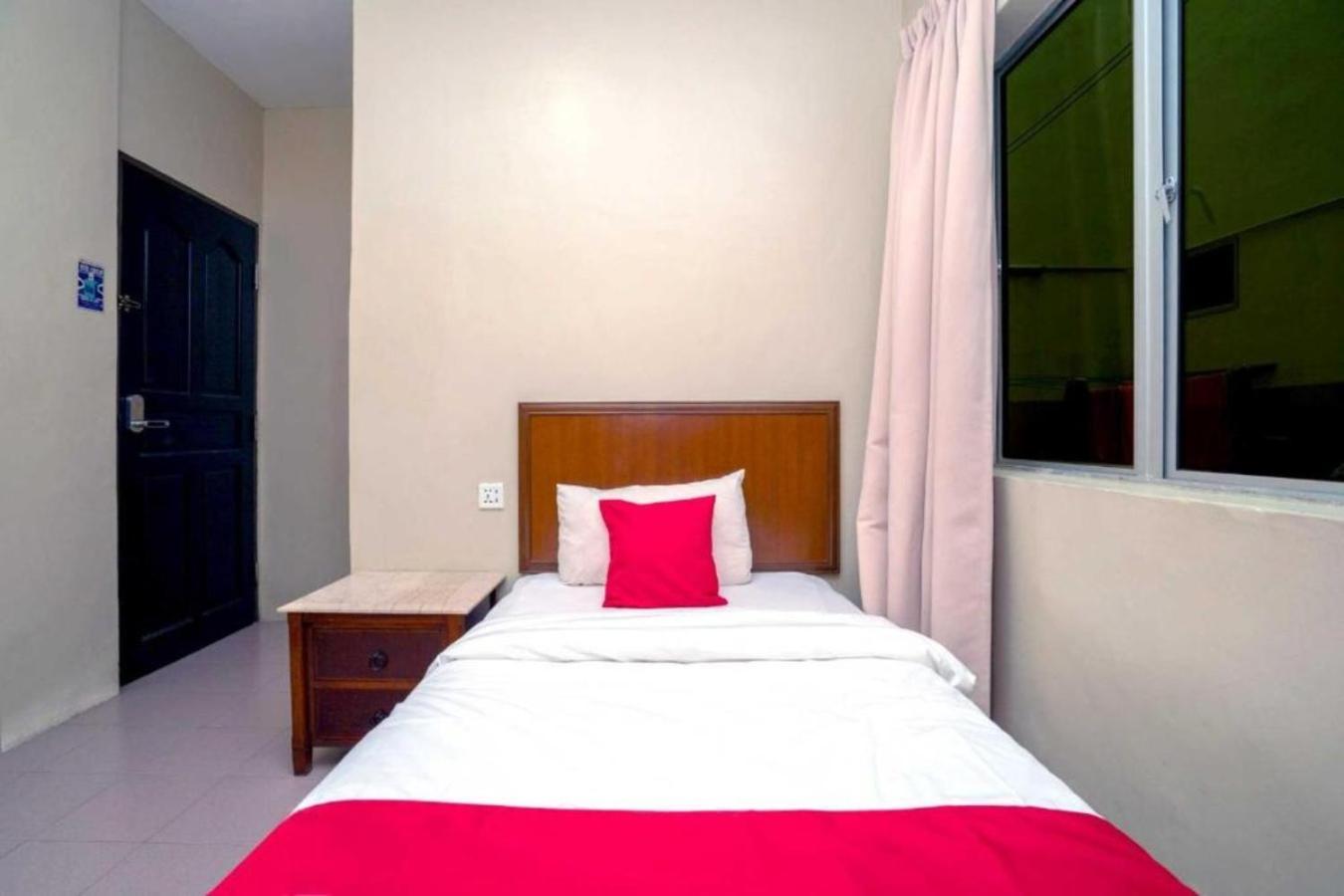 Hotel The Island Pekan Pangkor Dış mekan fotoğraf